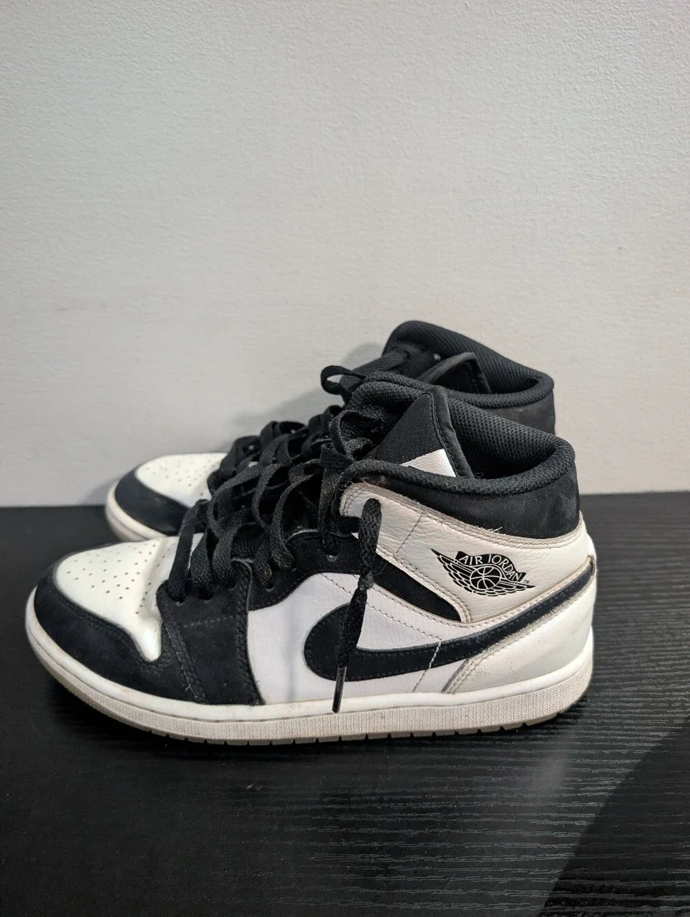 Jordan 1 Mid SE Diamond Black and White Size 8
